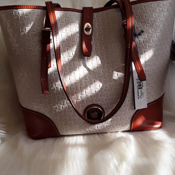 Dooney & Bourke Handbags - BEAUTIFULLY MADE DOONEY and BOURKE TOTE